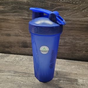 Blue Blender Bottle With Lid 20 Oz‎ Plastic Protein Shaker Gym Bodybuilding